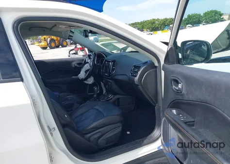 2021 Jeep Compass Limited 4X4 z USA, uszkodzony, nr VIN 3C4NJDCB0MT527603